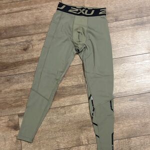 2XU Khaki compression pants